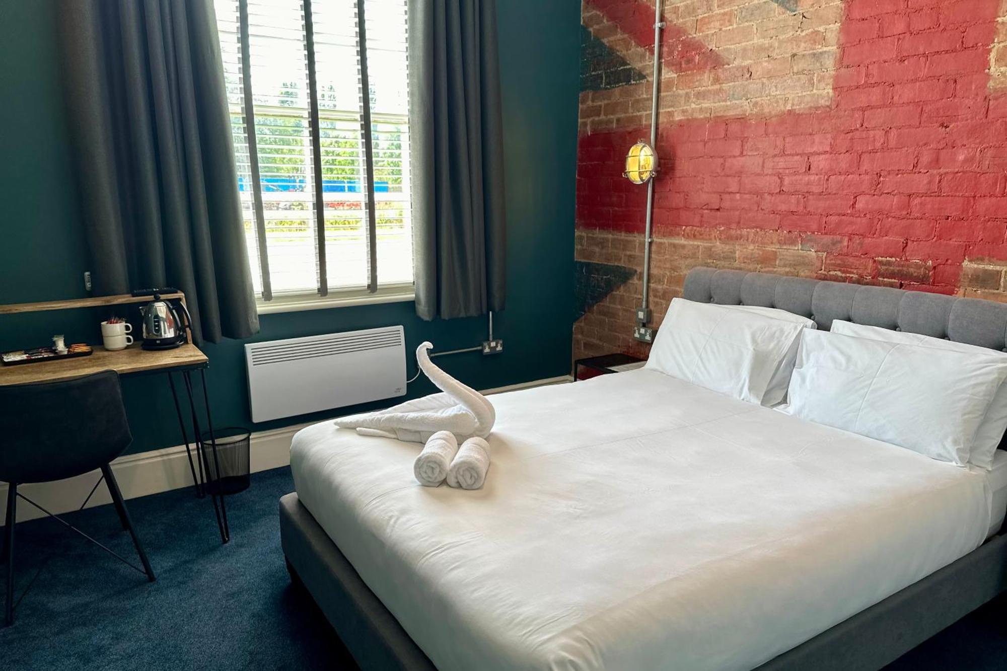 The Quarters Apartment Weedon Bec Bagian luar foto